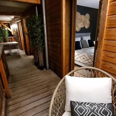 Les Du Petit Apartment *