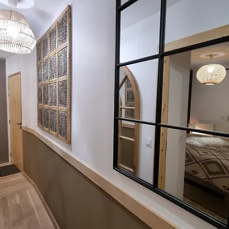 Les Du Petit Apartment